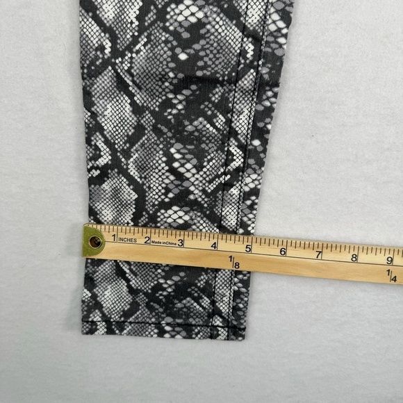 Seven 7 Tummyless Skinny Jeans SZ 4 High Rise Snake Skin NWT - Picture 16 of 16